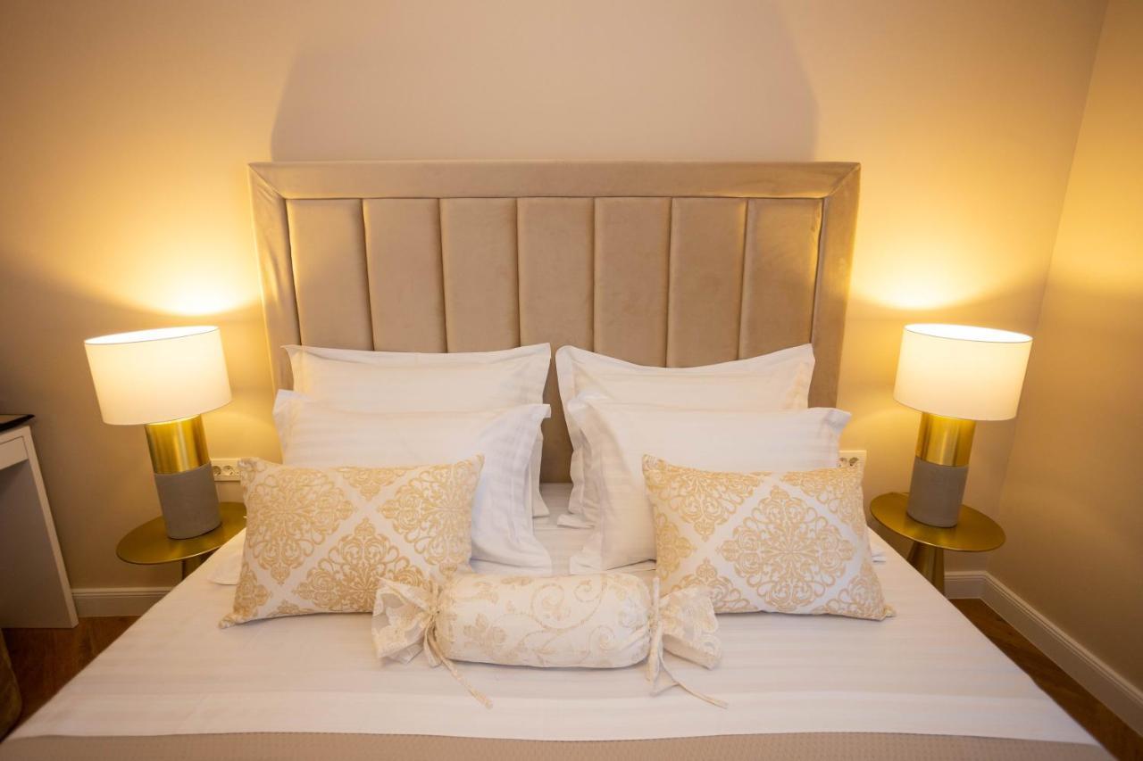 City And Style Luxury Rooms สปลิท ภายนอก รูปภาพ