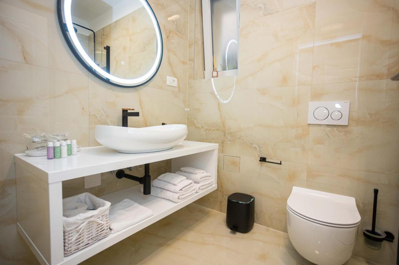 City And Style Luxury Rooms สปลิท ภายนอก รูปภาพ